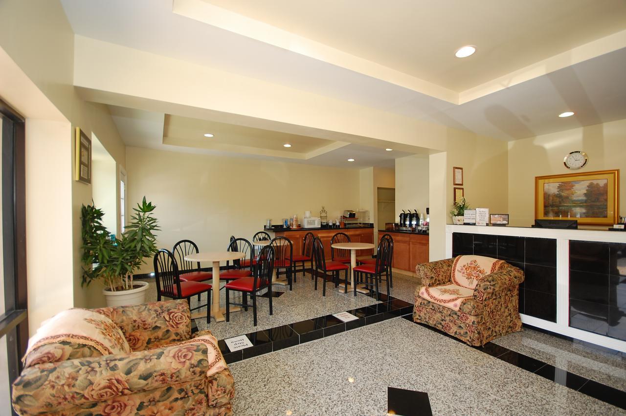 Millville Motorsports Inn And Suites Interiér fotografie